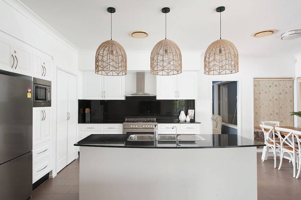 Coast and Country Estate - 15m Heated Pool and Minutes to Beach in Hunter Valley