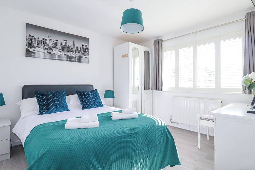 Palm View, pet friendly, character holiday cottage in Holywell Bay in Holywell Bay, Cornwall