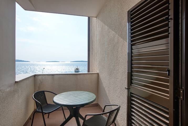Apartament wakacyjny dla 3 osób, z balkon w Brodarica