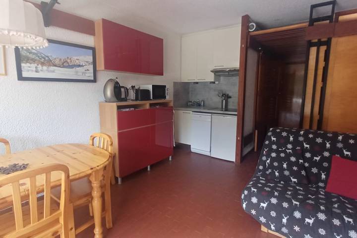 Studio entier, Studio lumineux avec balcon et vue montagne in Saint-Chaffrey, Serre Chevalier