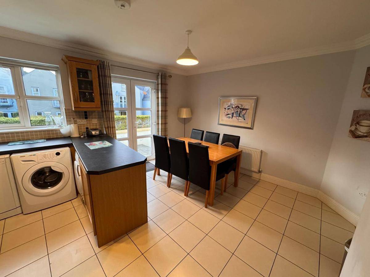 Modern Home in the Heart of Rosscarbery Village in Skibbereen-West Cork, Rosscarbery