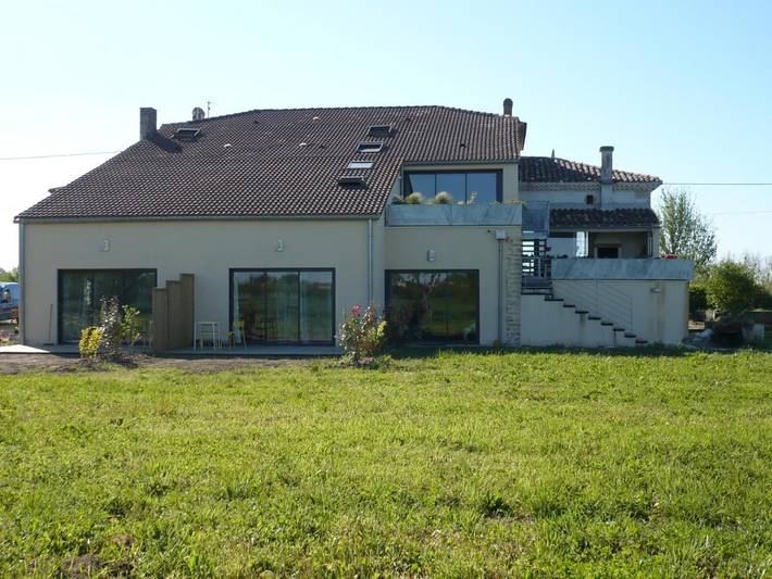 Location de vacances pour 5 personnes, avec piscine ainsi que vue et jardin, animaux acceptés à Saint-Androny - 3