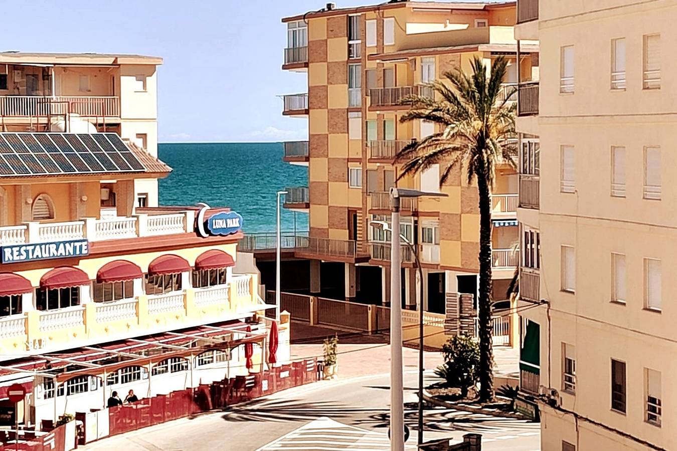 Appartement entier, Appartement 'Playa De La Valldigna' avec vue sur la mer, Wi-Fi et climatisation in Playa de Tavernes de la Valldigna, Tavernes de la Valldigna