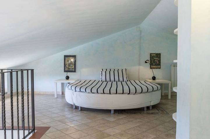 Alleinstehendes Ferienhaus mit  W-Lan, privatem Pool, Klimaanlage, Tv, Innenhof, Haustiere erlaubt in Trevignano Romano, Braccianosee