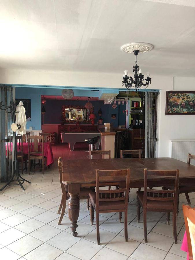 Gîte pour 4 personnes, avec jardin et piscine à Saint-Médard-de-Guizières - 4