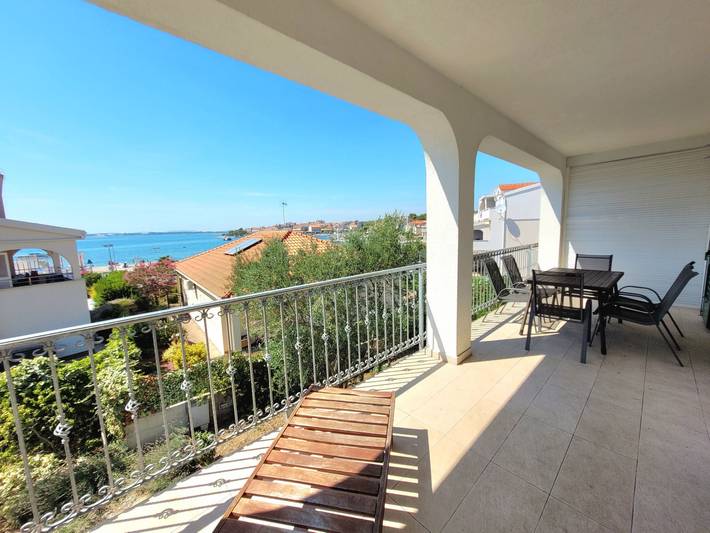 Ferienwohnung für 6 Personen, mit Garten und Balkon in Grad Šibenik - 3