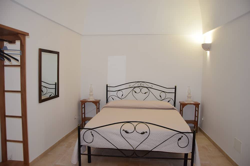 Sunflower Trullo - Domrose Residence in Locorotondo, Bari Province