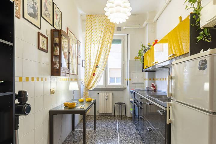 Appartement entier, Appartement de vacances pour 4 personnes avec balcon/terrasse in Livourne, Côte des Étrusques