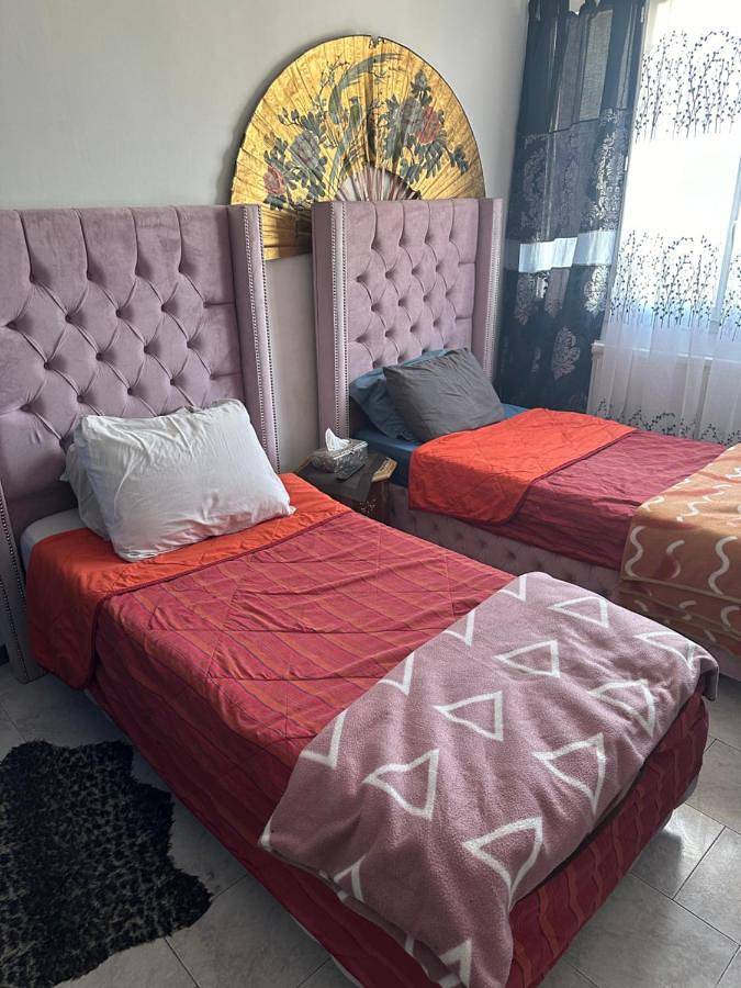 Appartement de vacances entier, Deluxe Double or Twin Room in Creil, Oise