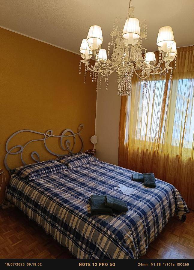 BnB für 2 Personen, mit Balkon und Terrasse sowie Ausblick in Lugano