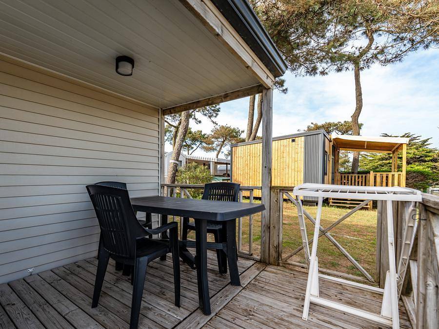 Camping Les Violettes  - Mobilhome 4 personnes - Mobile-home Mouette (2 chambres) - terrasse intégrée 4 pers in L'Aiguillon-la-Presqu'île, Vendée
