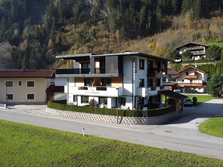 Ferienwohnung für 6 Personen, mit Balkon und Terrasse in Schwendau