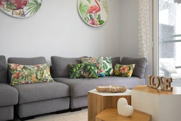 Casa de vacaciones 'Villa Miradores' con piscina compartida, Wi-Fi y aire acondicionado in Atlanterra, Tarifa