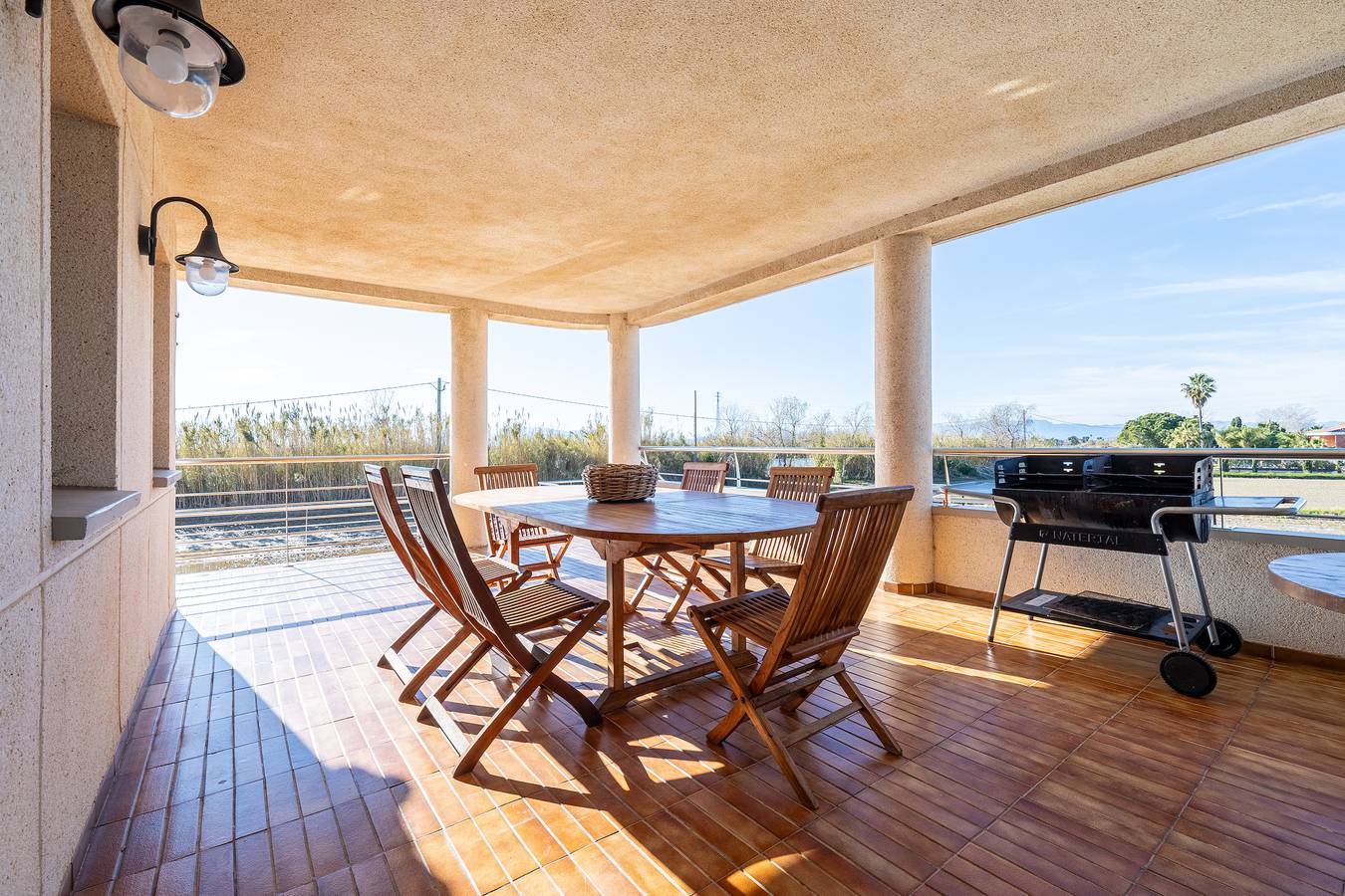 Villa 'De L'ebre' con piscina privada, Wi-Fi y aire acondicionado in Tierras del Ebro, Delta del Ebro