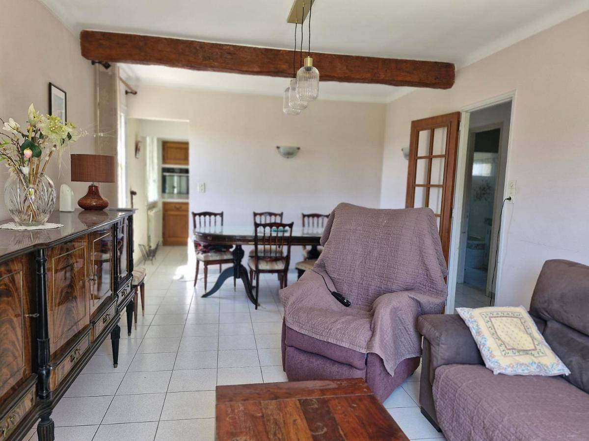 Three-Bedroom House in Aubignan, Vaucluse