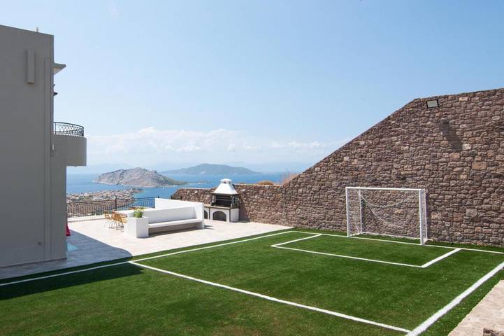 Location de vacances pour 16 personnes, avec vue ainsi que jardin et piscine dans Perdika - 4