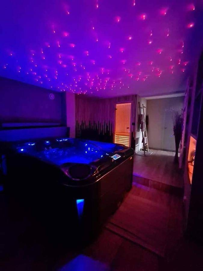 Appartement de vacances pour 2 personnes, avec Jacuzzi et Terrasse ainsi que Sauna et Vue