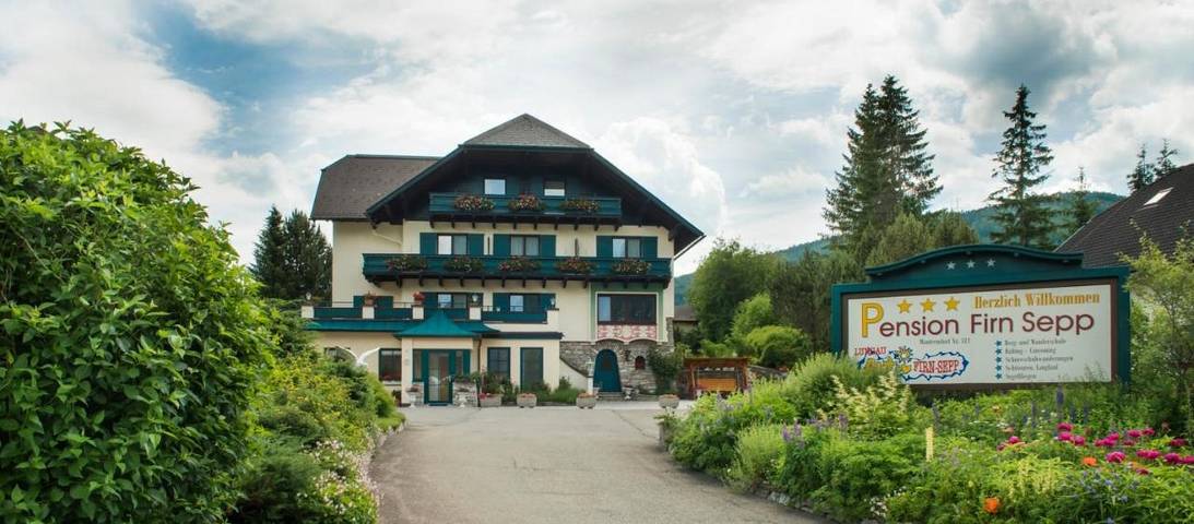 BnB für 4 Personen, mit Balkon und Terrasse sowie Garten und Ausblick in Mauterndorf