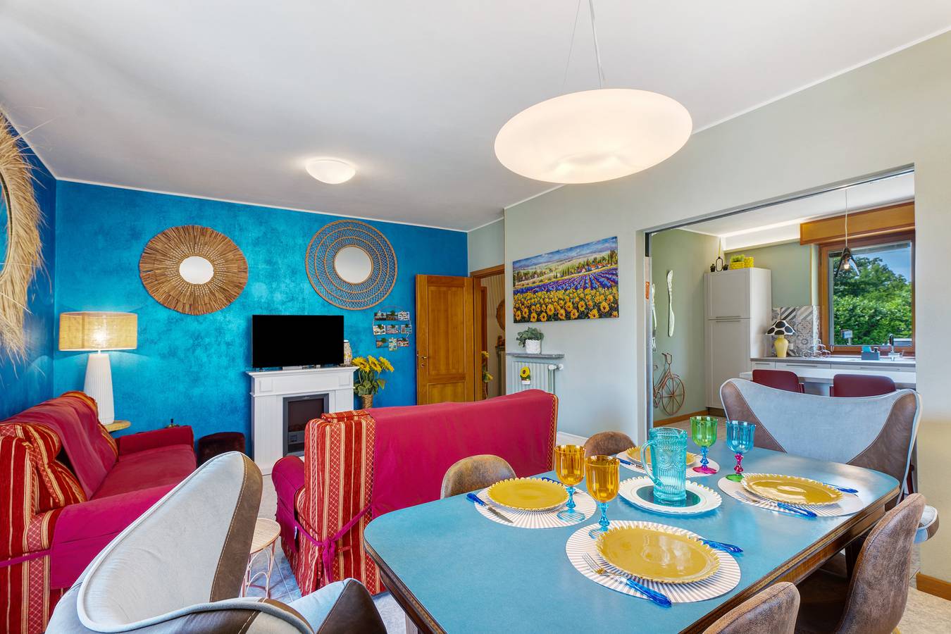 Holiday Home 'La Casa Dei Girasoli' with Terrace, Wi-Fi and Air Conditioning in Castelletto Sopra Ticino, Comune di Castelletto Sopra Ticino