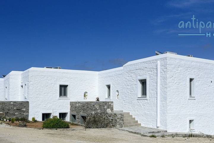 Una villa premium de 160 metros cuadrados con 2 habitaciones con baño privado y vista a la playa in Antiparos