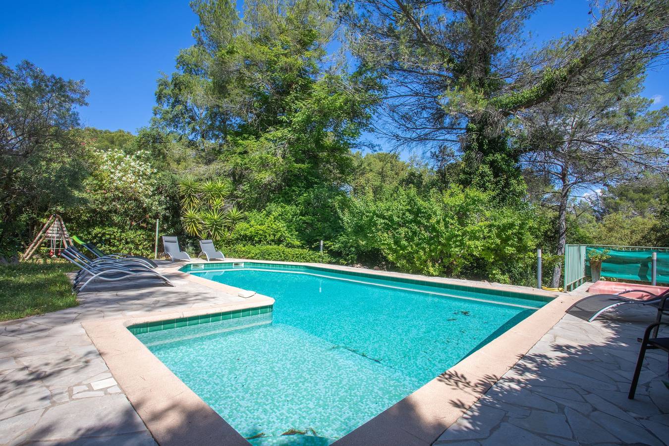 Studio entier, Studio 'Les Cyclamens - Les Oliviers' avec piscine partagée, Wi-Fi et climatisation in Saint-Raphaël, Côte méditerranéenne (France)