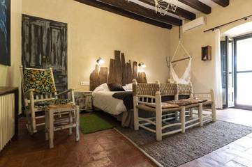 Casa rural para 15 personas, con jardín y piscina en Santa Pau