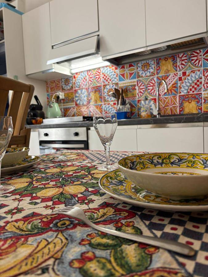 Location de vacances pour 5 personnes, avec Terrasse ainsi que Jardin et Vue à Tre Fontane - 3