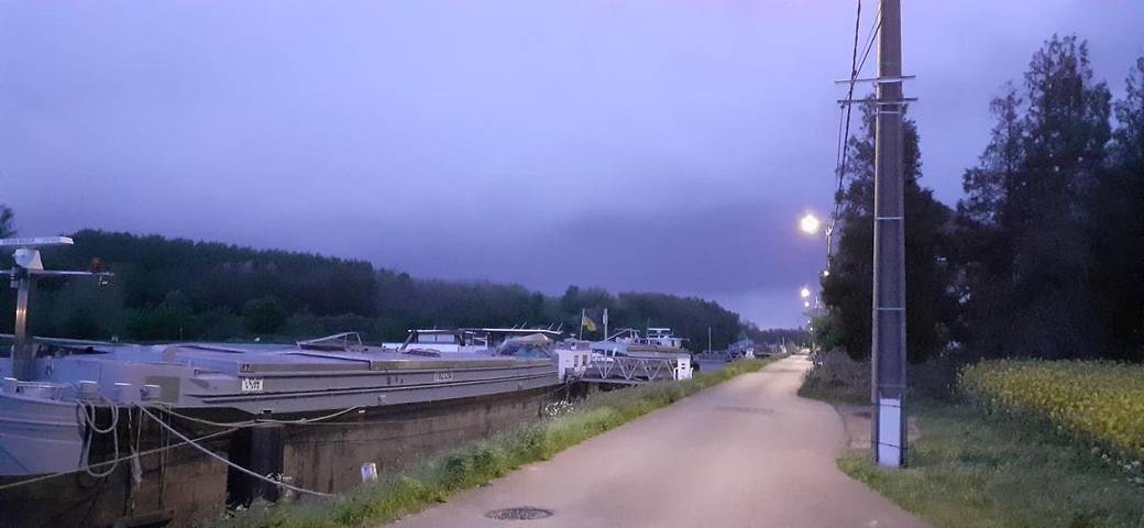 Bateau pour 4 personnes, avec balcon ainsi que vue et vue sur le lac dans Hauts-de-France - 3