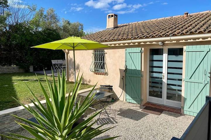 Location de vacances pour 2 personnes, avec Jacuzzi et Jardin à Évenos