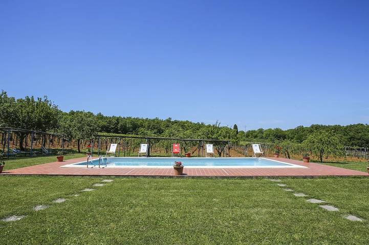 Villa pour 3 personnes, avec piscine et jardin à Monteriggioni