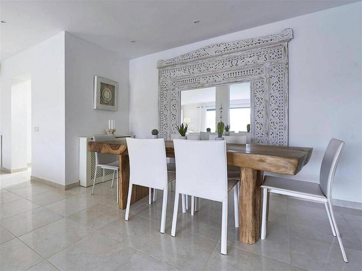 Villa in Porroig with Stunning Sea Views in Moncloa-Aravaca, Madrid