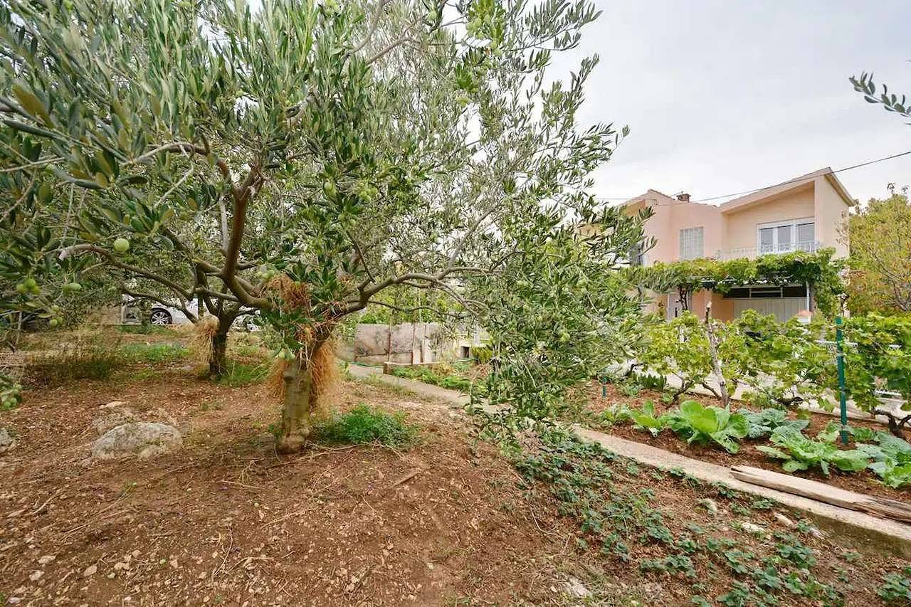 Trosobna kuća s balkonom i pogledom na more Kaštel Štafilić, Kaštela K-23408 in Kaštel Štafilić (Dalmatia), Kastel Stafilic