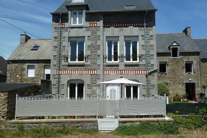 Maison de vacances pour 7 personnes, avec terrasse à Pleudihen-sur-Rance