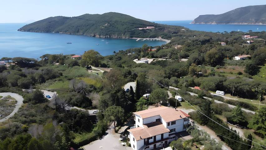 Entire apartment, Apartment 'Bilo Nr 5' with Mountain View and Shared Garden in Lacona, Capoliveri