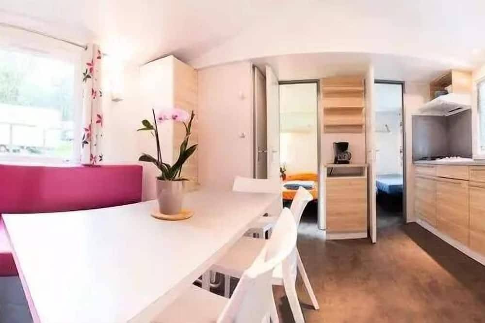 Camping pour 6 Personnes dans Saint-Sulpice-de-Mareuil, Périgord Vert