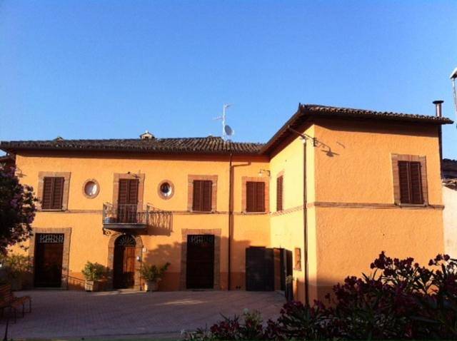 B&b per 2 persone, con Balcone e Terrazza nonché Giardino a Foligno