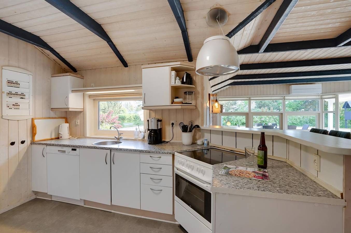 Stunning home in Rødby w/ Sauna, Wifi and 4 Bedrooms in Rødby, Svenska Östersjön