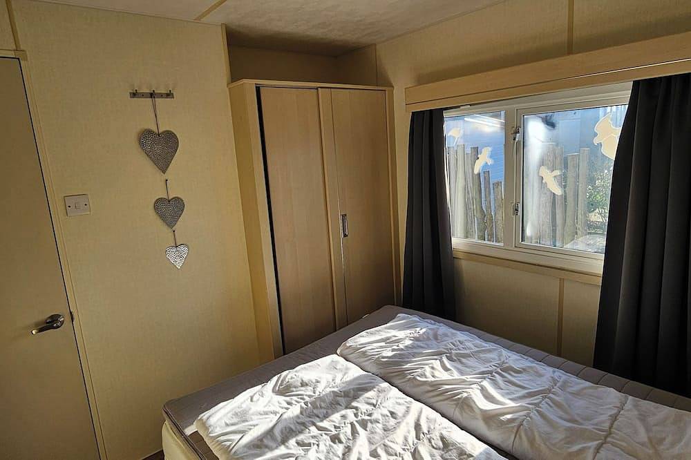 Comfort chalet in Renesse at the 5* Beach & Camping Resort Julianahoeve in Plage de Renesse, Renesse