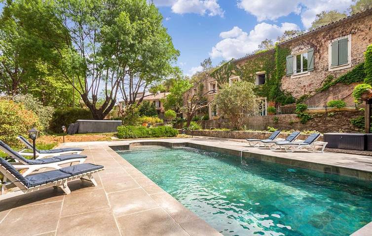 Maison d’hôte pour 2 personnes, avec Terrasse et Jacuzzi ainsi que Jardin et Piscine