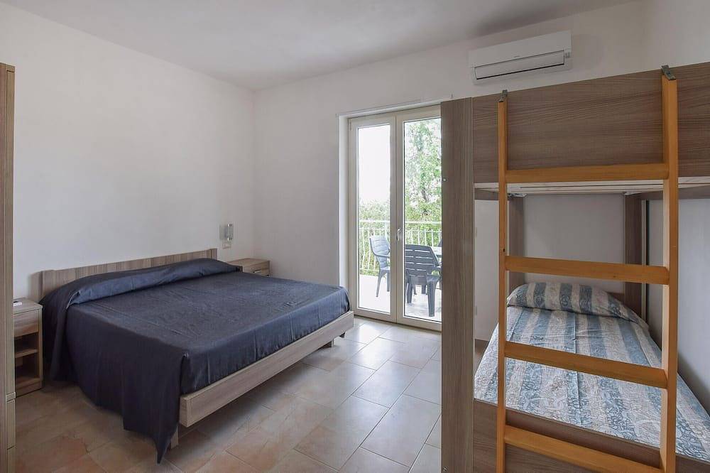 Ganze Wohnung, Schöne 1-Zimmer-Wohnung in Ricadi in Santa Maria (Vibo Valentia), Vibo Valentia Provinz