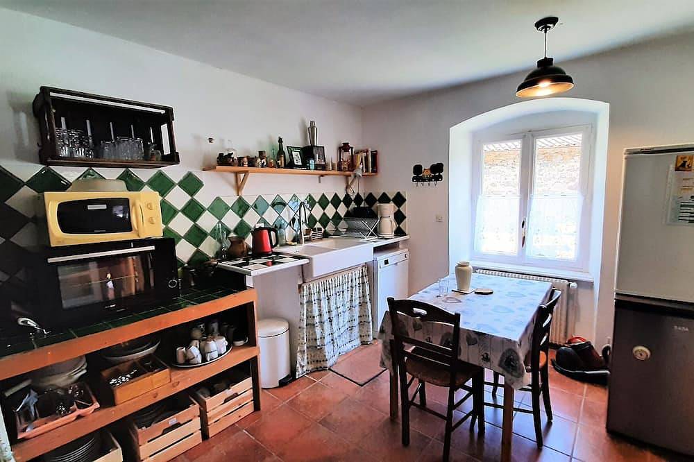 Grande Ourse guest room in Sembadel, Parque Natural Regional Livradois-Forez