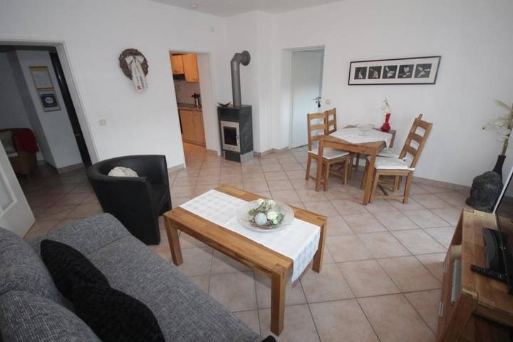 Ferienwohnung für 2 Personen, mit Balkon und Terrasse sowie Garten und Ausblick in Sankt Aldegund - 2