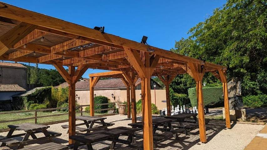 Location de vacances pour 4 personnes, avec terrasse et piscine à Ceilhes-et-Rocozels - 2