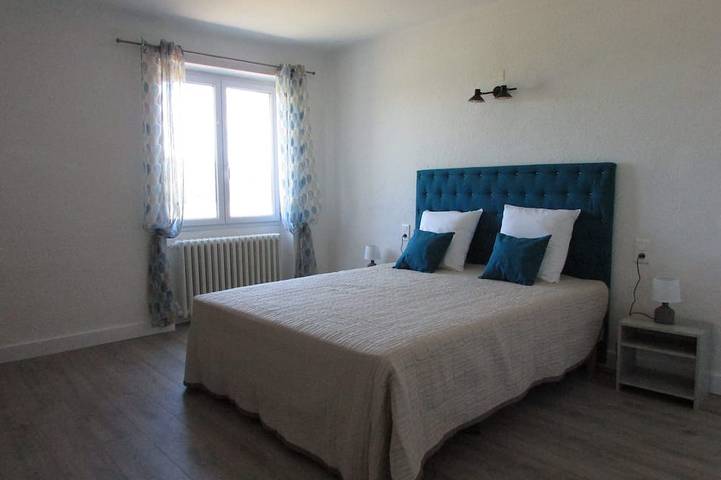 Location de vacances pour 6 personnes, avec piscine ainsi que balcon et jardin à Saint-Victor-de-Malcap - 2