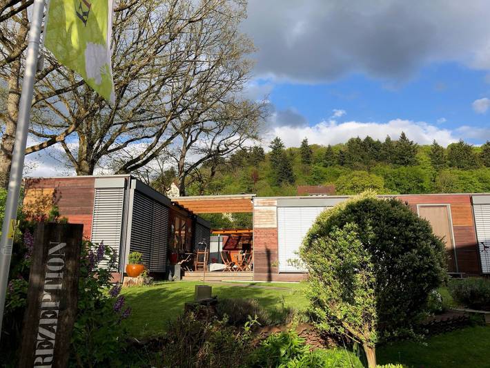 Hotel für 4 Personen, mit Terrasse und Whirlpool sowie Garten in Biedenkopf