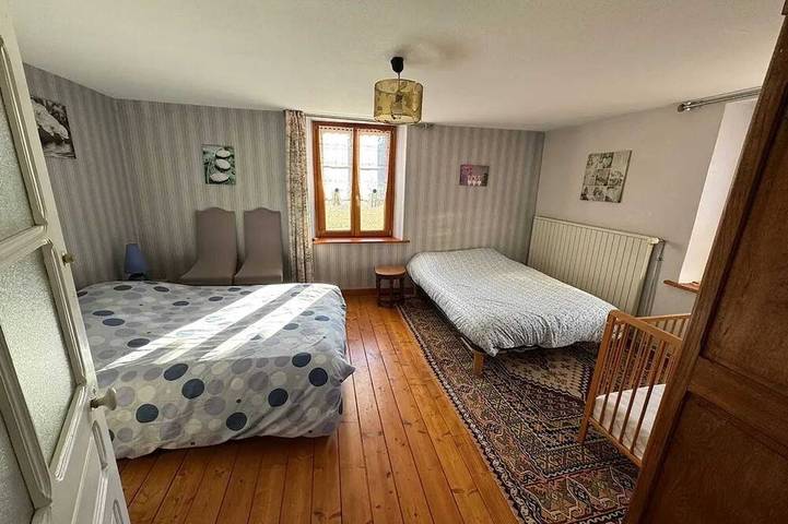 Location de vacances pour 9 personnes, avec jardin à Fougerolles - 4