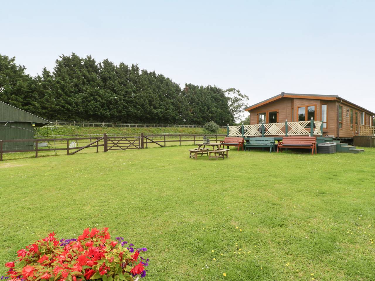 Hill View, Lilac Lodge in Dorset