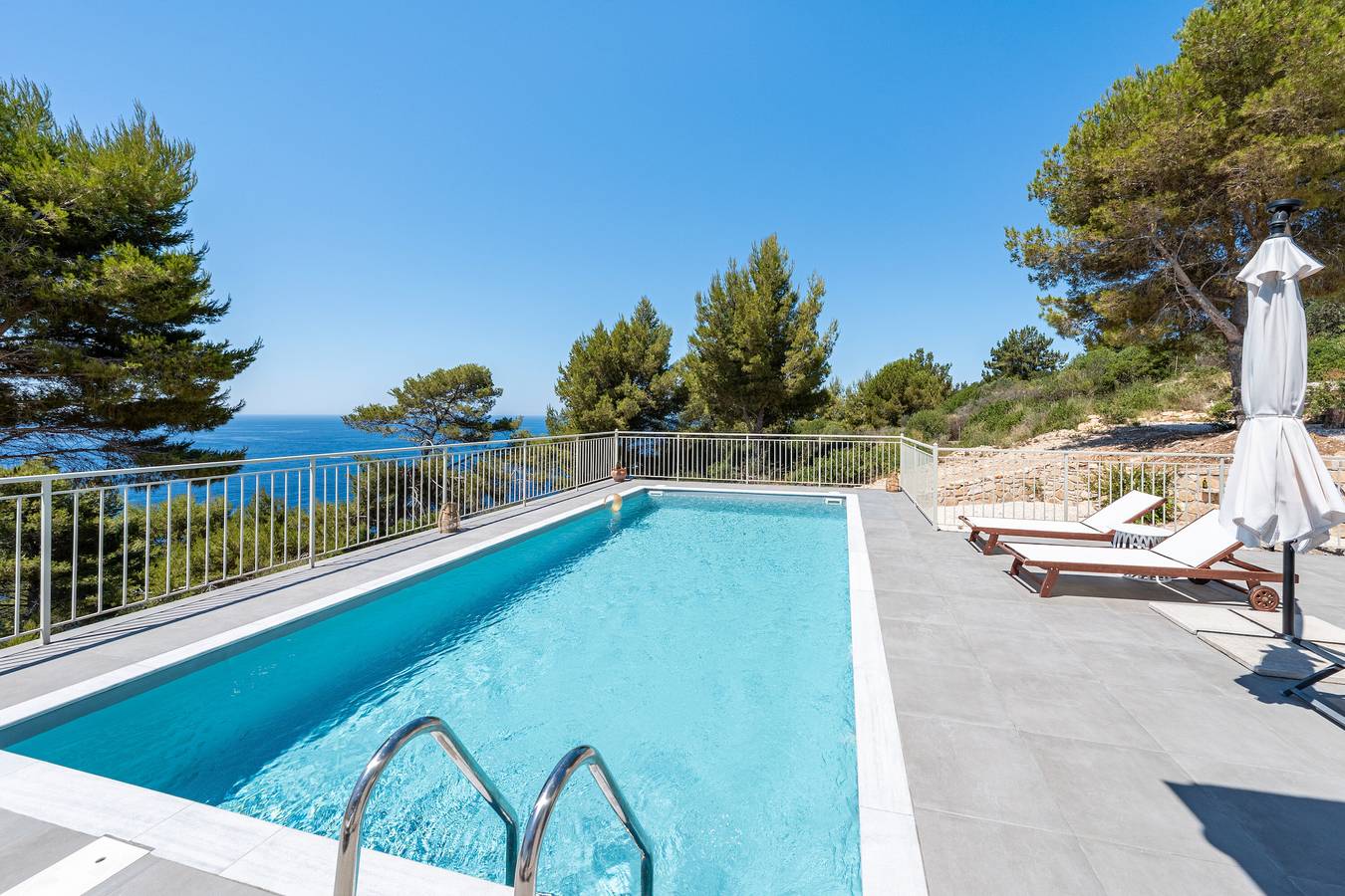 Villa 'Amfitriti' mit Meerblick, Wi-Fi und Klimaanlage in Paxos