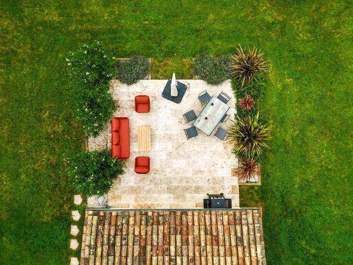 Location de vacances pour 6 personnes, avec vue ainsi que jardin et piscine à Fronsac - 3