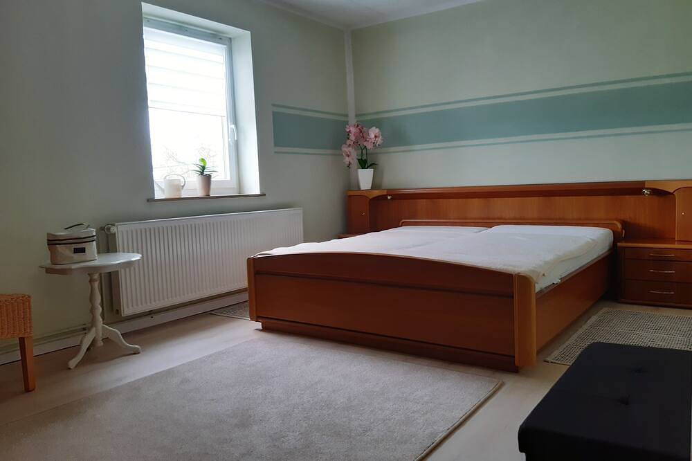 Ganze Wohnung, Ferienwohnung in Ostseenähe, vor den Toren der Hansestadt Wismar in Zurow, Nordwestmecklenburg (Wismar und Umgebung)
